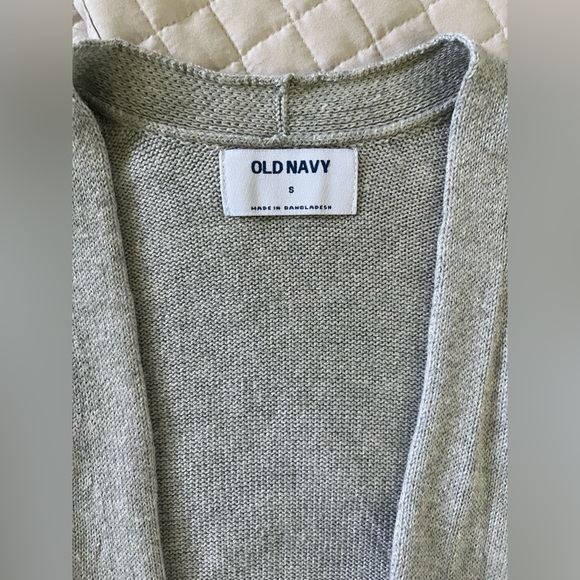 Light gray Old Navy cardigan sweater - Picture 2 of 2